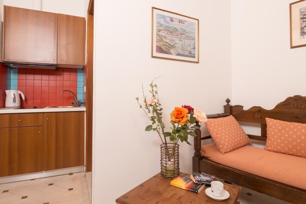 Xenon Apartments Hriszí Aktí Haniá Szoba fotó