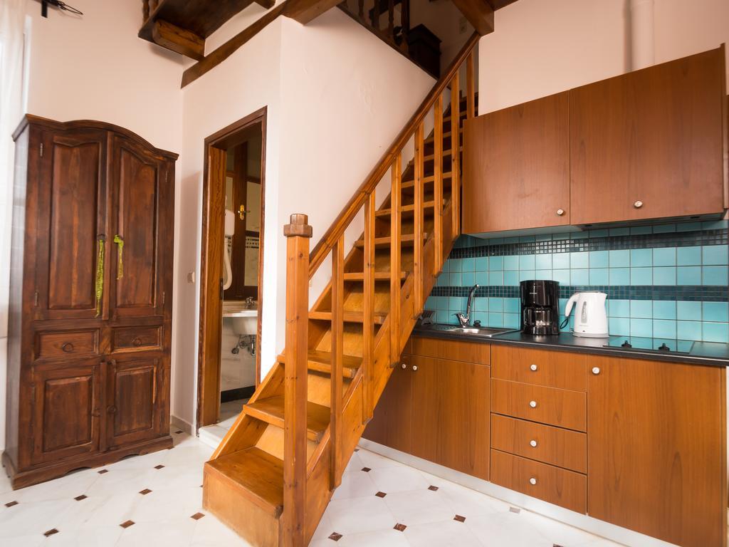 Xenon Apartments Hriszí Aktí Haniá Szoba fotó