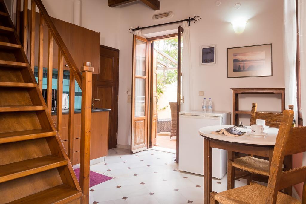 Xenon Apartments Hriszí Aktí Haniá Szoba fotó